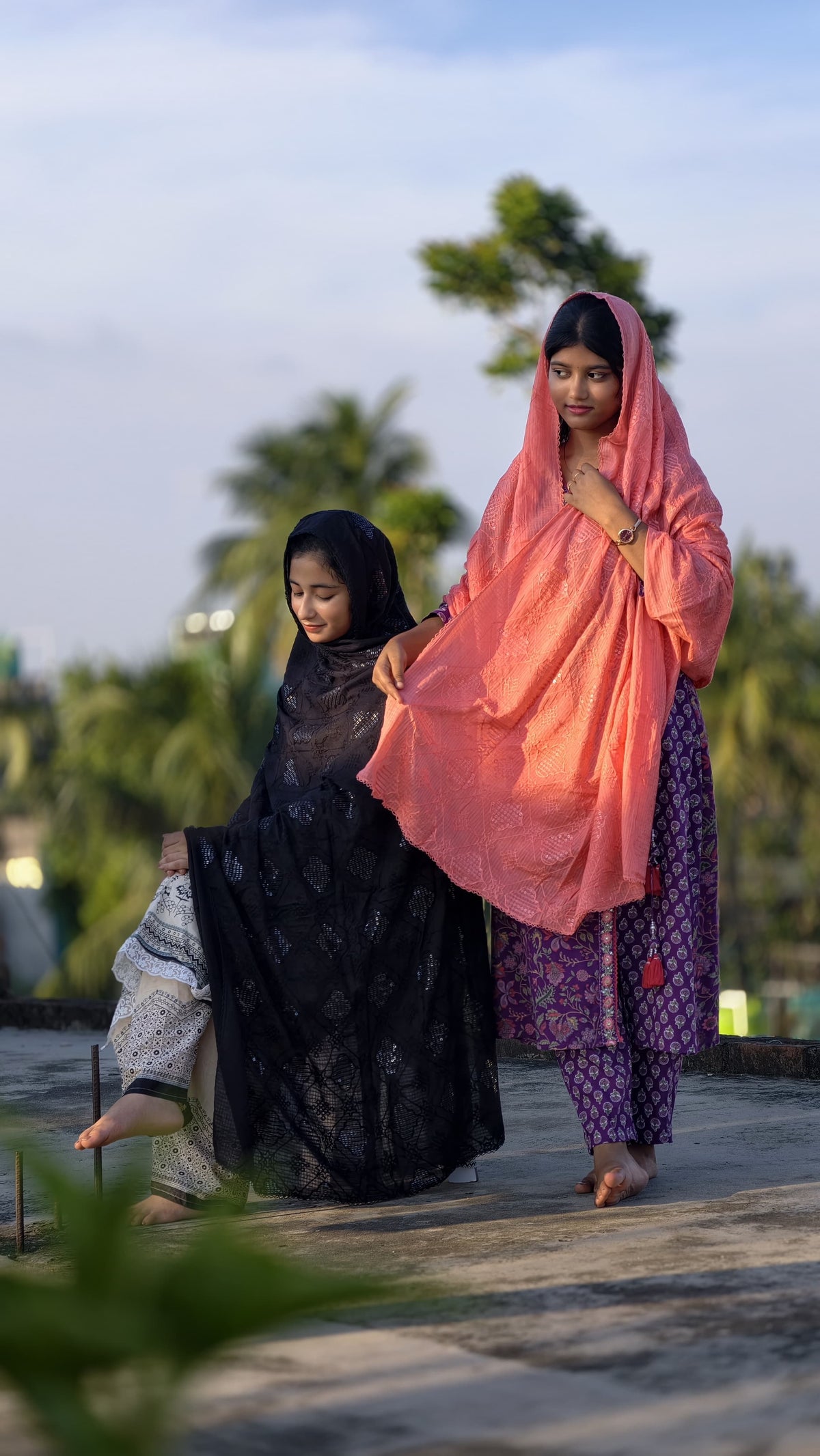 Daily Wear Cotton Kota Dupatta Set – Jet Black & Soft Peach-Coral Woven Lattice